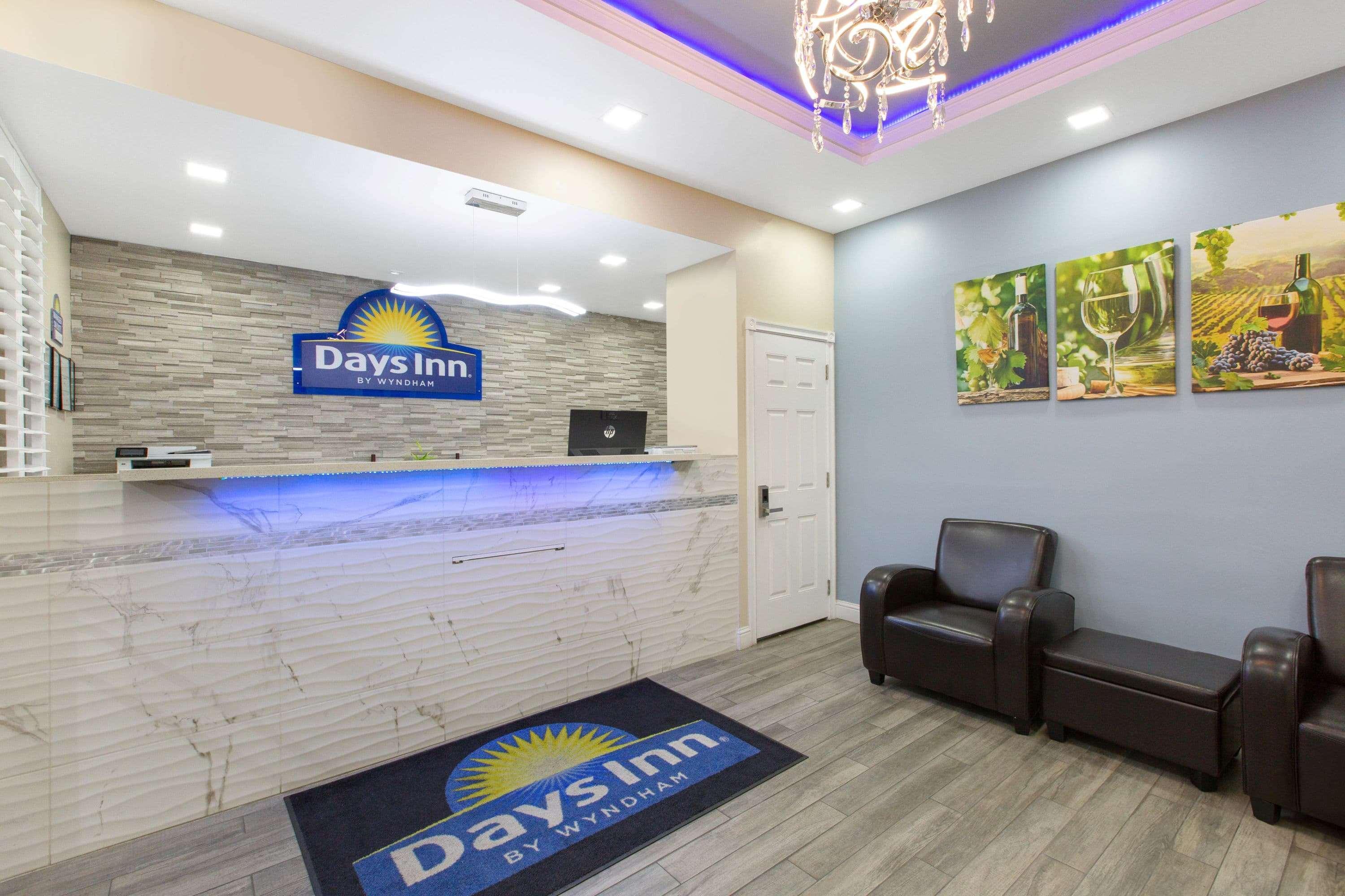 Days Inn By Wyndham Ukiah Bagian luar foto